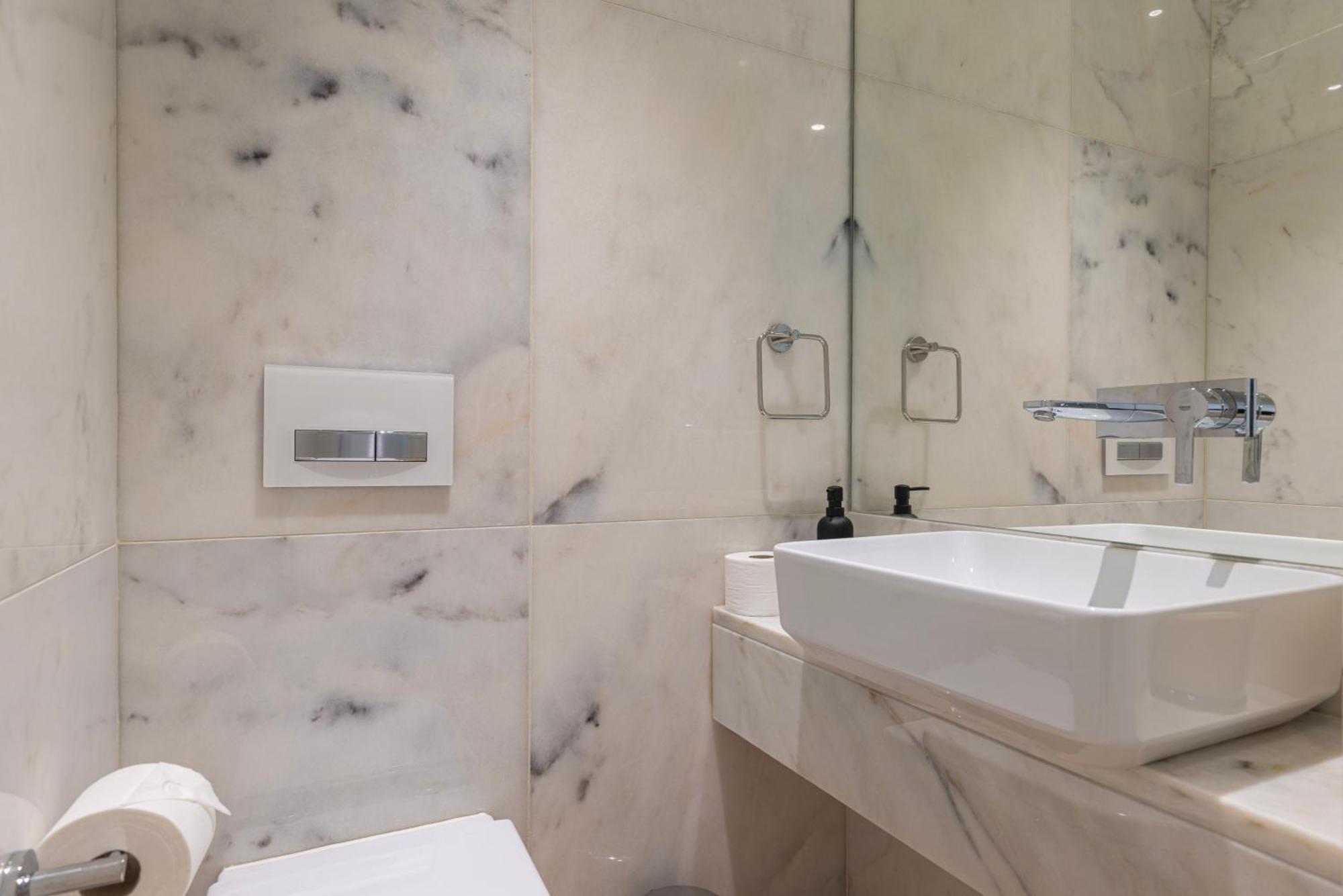 Liberdade Elegance W/Rooftop Pool By Lovelystay Lisboa Ngoại thất bức ảnh